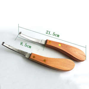 Cuchillo para Recortar Pezuñas con Mango de Madera, Instrumento Veterinario de Alta Calidad, Ecológico y Seguro, de Pakistán - Product Image 1