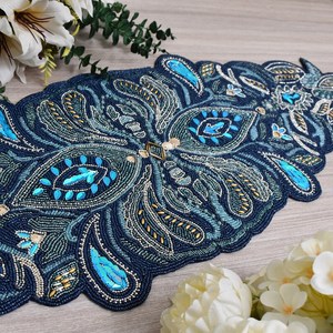 Napperon de table en tissu fait main, forme personnalisée, design chinois traditionnel de luxe, écologique, motif brodé vert et or Ali - Product Image 1