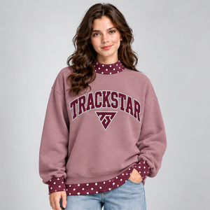 เสื้อสเวตเชิ้ตคอเต่าสีม่วงอมแดงสำหรับผู้หญิง แต่งลายจุดสีแดงเบอร์กันดี พร้อมลายกราฟิกสไตล์วาร์ซิตี้ แขนยาว ทรงหลวม สั่งทำได้ - Product Image 1