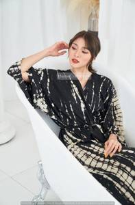 Bata Larga de Algodón para Mujer con Estampado Tie-Dye, Cuello en V, Manga Larga, Estilo Kimono Casual de Verano, Cierre con Cordón, Tejido Suave - Product Image 5