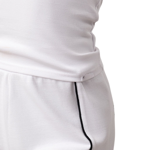Shorts blancs à bordure contrastée pour femmes, taille élastique, shorts de sport légers, vêtements de sport pour l'entraînement, vêtements de sport pour usage quotidien - Product Image 5