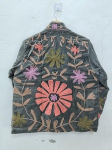 Veste artisanale en velours brodée Suzani, style vintage, pour festival, manteau d'hiver, vêtement bohème, blazer - Product Image 3