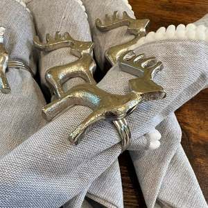 Anneaux de serviette en métal argenté en forme de cerf, décorations de table de Noël en forme de renne - Product Image 2