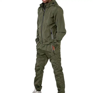 Conjunto de Chaqueta y Pantalones Cortavientos con Capucha para Hombre, Color Verde Oliva, Informal, Transpirable, de Secado Rápido, de Poliéster, para Invierno - Product Image 3