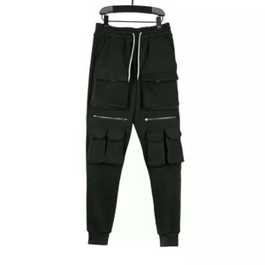 Pantalon de survêtement cargo décontracté pour homme, taille mi-haute, en molleton, avec cordon de serrage et poches, personnalisable avec logo imprimé - Product Image 5
