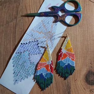 ต่างหูประดับลูกปัดงานฝีมือดีไซน์เนอร์ ทำด้วยมือสำหรับงานพิเศษ สีสันสดใส ทันสมัย ขายส่งสำหรับเด็กหญิงและสตรี โดย HF CRAFTS - Product Image 2