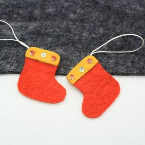 Chaussette de Noël en feutre faite à la main, ornement suspendu - Product Image 2