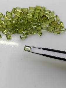Péridot vert naturel 6x4MM, taille octogonale, meilleure qualité, pierre précieuse en vrac pour la fabrication de bijoux - Product Image 4