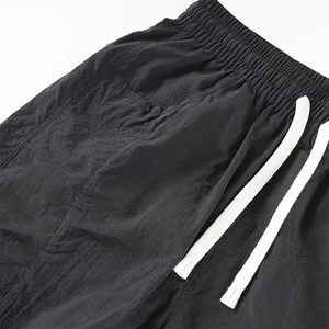 Shorts Largos de Nailon para Gimnasio, Color Negro, con Cordón en la Cintura, Cómodos, Estilo Urbano - Product Image 6