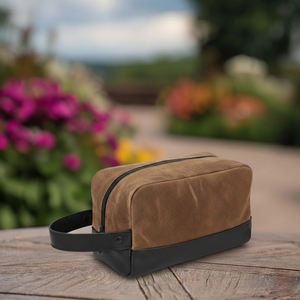 Simple Style Pu Leather <b>Toiletry</b> <b>Bag</b> for <b>Men</b> Large Capacity Customized Logo Hot Sale Cosmetic <b>Men's</b> <b>Toiletry</b> <b>Bags</b> for sale - Product Image 5