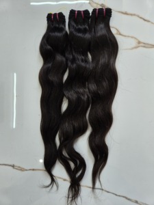 Lots de Cheveux Humains Indiens Vierges de Qualité Supérieure |   Sans vapeur, sans silicone |   Fournisseur de cheveux en gros - Product Image 3