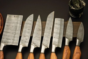 Ensemble de 7 couteaux de cuisine faits à la main en acier Damas à 67 couches, durables, avec manches en bois, lames droites et tranchantes, ambidextres - Product Image 3