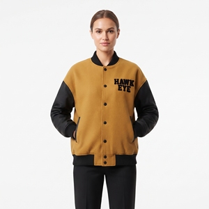 Chaqueta Varsity Moderna 2026 en Color Mostaza y Negro con Contraste, Logotipo Personalizado, Manga Larga, Cierre de Botones, Corte Holgado, Ropa de Invierno - Product Image 5
