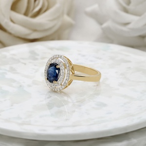 Bague de fiançailles ovale en or jaune 14 carats avec saphir bleu et double halo de diamants, cadeau de luxe, bijoux fins, pierre précieuse authentique, vente en gros - Product Image 1