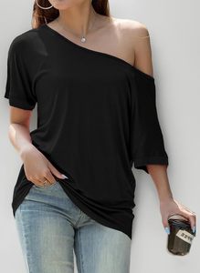 T-shirt moderne pour femme, construction écoresponsable à épaules tombantes, design inspiré du luxe, élégant pour le quotidien - Product Image 3