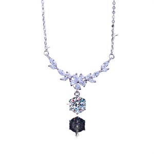 Collier pendentif en argent sterling fait main de qualité supérieure avec diamant moissanite pour femme, idéal pour les bijoux de mariée et l'usage quotidien - Product Image 4
