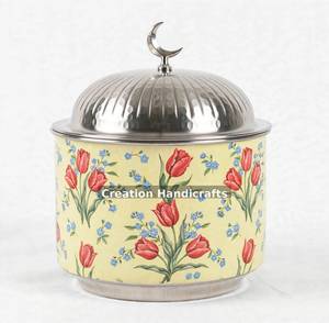 Boîte à dattes en métal de luxe avec impression florale de tulipes, couvercle en forme de croissant de lune, pour cadeau Ramadan Mubarak - Product Image 3