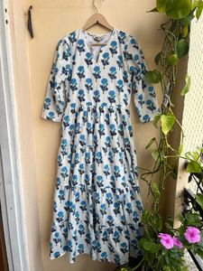 ชุดเดรสยาวพิมพ์ลายด้วยมือจากผ้าฝ้ายอินเดีย 100% คอวี แขนยาว ลายดอกไม้ - Product Image 6