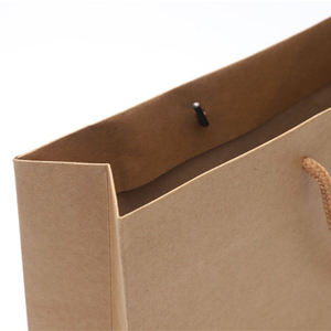 Bolsas de compras de papel kraft personalizadas con asas, ecológicas y duraderas, ideales para comercio minorista y embalaje. - Product Image 2