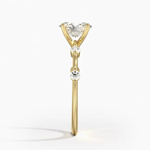 Anillo de compromiso de diamante de corte ovalado con engaste de plata y piedras laterales, clásico para mujer, venta al por mayor de joyería fina. - Product Image 1