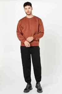 Sweat-shirt à col rond pour homme, coupe classique, tricoté, manches longues, couleur unie, style décontracté, pull-over, couleur rouille - Product Image 1