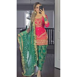 Elegante Traje Tradicional Punjabi en Rosa y Verde, Ropa India y Pakistaní, Marca Mayra, Talla M/38 - Product Image 1