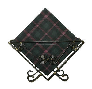 Porte-serviettes triangulaire décoratif support pour décoration de table et accessoires porte-mouchoirs de comptoir en métal pour hôtels à bas prix - Product Image 6