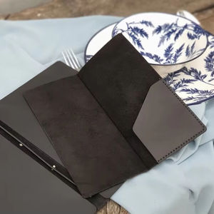 Porta Menús de Cuero Genuino Hecho a Mano de Lujo al por Mayor, con Logotipo Personalizado, Resistente al Agua, para Restaurantes y Hoteles, LMC-0202 - Product Image 1