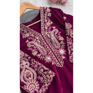 Ensemble haut, bas et dupatta en tissu brodé magnifique, pour les fêtes, avec de superbes broderies - Product Image 1