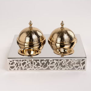 Dôme à dessert en argent Ramadan avec finition croissant et étoile, 23,5 cm de haut, plat à bonbons en métal, accents martelés et ornements en pierres. - Product Image 2