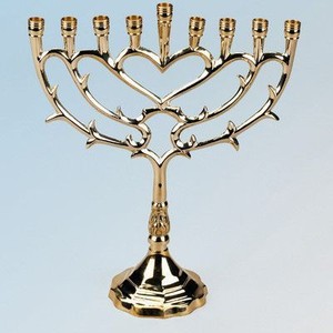 Ménorah décorative en aluminium doré, filigrane en forme de cœur, 9 branches, support de bougies en métal pour la Hanouka, décoration de table pour la fête juive - Product Image 2