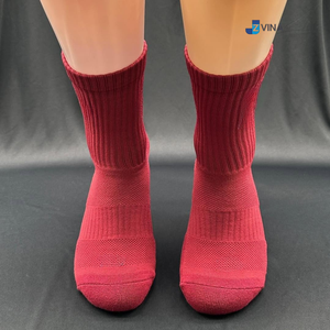Calcetines de Punto Rojos con Logotipo Personalizado para Hombre, Estilo Regular, para Deportes, Tenis, Pickleball, Ciclismo, Golf, Uniformes de Equipo y Club - Product Image 2