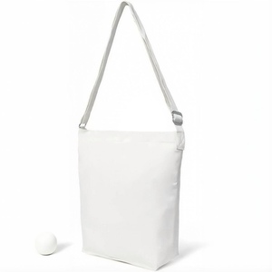 Sac fourre-tout EcoDari en toile blanche avec bandoulière réglable, motif lettres, minimaliste, décontracté, sac à bandoulière quotidien unisexe, taille moyenne - Product Image 2