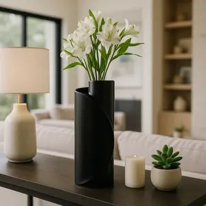 Jarrón Decorativo de Hierro para Interiores, Estilo Costero, Sostenible, de Primera Calidad, Pieza de Lujo Hecha a Mano, Ecológica, para Mesa - Product Image 3