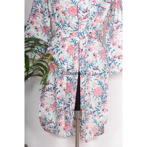 เสื้อเชิ้ตผู้หญิงทรงเข้ารูป แขนสามส่วน คอวี ลายดอกพิมพ์บล็อก ผ้าฝ้าย 100% เป็นมิตรกับสิ่งแวดล้อม เหมาะสำหรับงานกลางคืน/งานทางการ - Product Image 6