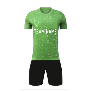 Ensemble d'uniformes d'entraînement de football pour adultes fabriqués au Pakistan, avec des coupes automatisées, comprenant des hauts et des maillots - Product Image 1