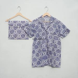 Ensemble de pyjama élégant et luxueux pour femmes, 100% coton pur, respirant, doux, imprimé de fleurs, col en V court, fermeture à cordon, idéal pour les vacances - Product Image 6
