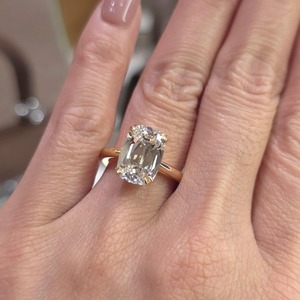 Anillo de compromiso solitario de oro macizo de 14K con diamante de 5 quilates de mina antigua de corte cojín cultivado en laboratorio para mujer - Product Image 1