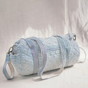 Bolsa de Viaje Acolchada de Algodón a Rayas con Cierre de Cremallera, Gran Capacidad, Ligera, Portátil, Deportiva, Azul Claro y Blanco - Product Image 1