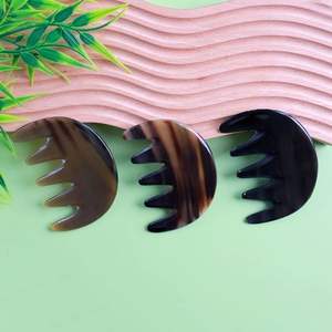 Peigne en corne de buffle sculpté à la main, personnalisé, de la marque KING NATURAL, avec des dents fines et larges durables pour le coiffage des cheveux - Product Image 5