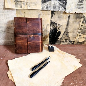Diario de Cuero con Grabado Floral, Papel con Borde Rústico Antiguo, Libro de Sombras - Product Image 2