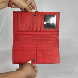 Nueva Cartera Larga de Cuero Genuino Hecha a Mano con Grabado de Flores, Estilo Vintage, Cierre Plegable, Unisex, para Uso Diario - Product Image 3