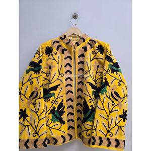 Chaqueta de Terciopelo Amarillo con Bordado de Aves, Chaqueta Estilo Boho Chic, Chaqueta Uzbeka Suzani con Forro Interior de Algodón - Product Image 4
