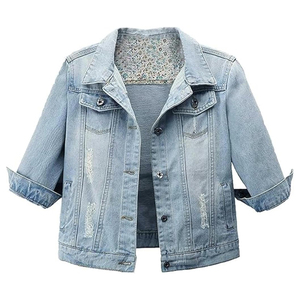 Veste en jean bleu clair déchiré pour femme, manches trois quarts, style décontracté vintage, pour le printemps - Product Image 2
