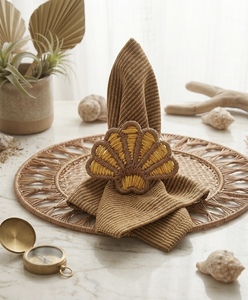 Anneau de serviette de table style cottagecore, jaune, en paille, pour maison de plage, cuisine côtière, style vintage, accent de table d'été, fait main - Product Image 5