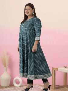 Wholesale Plus Size Cotton Floral Printed Anarkali Kurti Green Colour <b>Flared</b> Comfortable Summer Women's Wear - Product Image 3