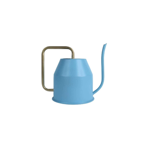 Regadera metálica clásica de color azul con boquilla inclinada de fácil llenado para regar plantas en el patio o la cocina, de un proveedor indio. - Product Image 4