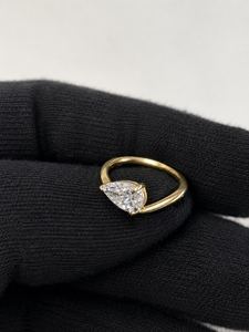 Anillo de banda curva con diamante cultivado en laboratorio de 1.00 CT, corte pera, oro amarillo de 14K, certificado IGI, joyería de compromiso nupcial de moda - Product Image 2
