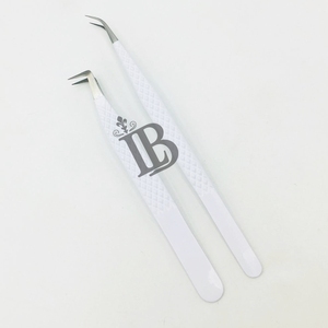 Pinzas de extensión de pestañas de alta demanda con punta curva de 90 grados para volumen, puntas de fibra antideslizantes y mango de diamante - Product Image 2