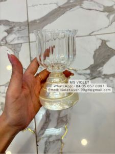 Copas de Martini con Grabado Personalizado de Concha de Ostra, Vasos para Cócteles Costeros, Regalo de Boda en la Playa, Copas Personalizadas para Boda en la Playa - Product Image 1